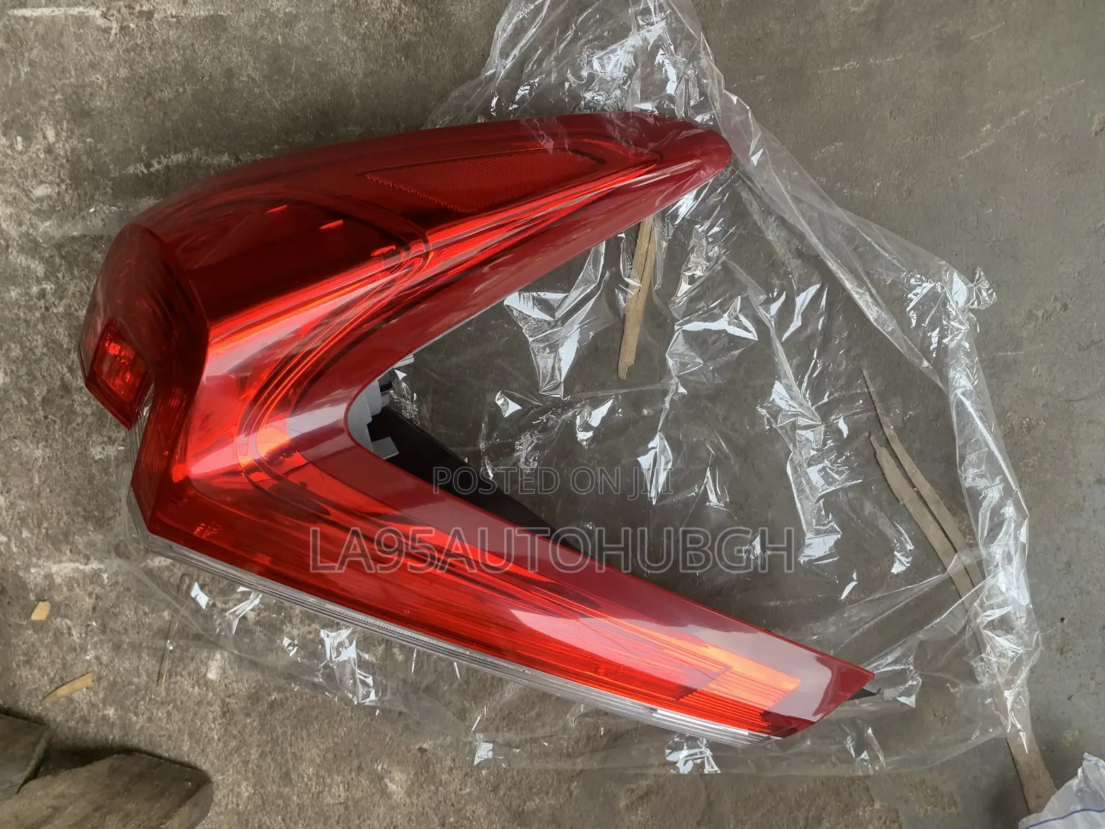 Left Side Led Tail Light Assembly for a 2017-2021 Honda Cr-V