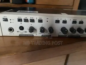Phonic Vocalmax A6400 Professional Microphone Preamplifier.