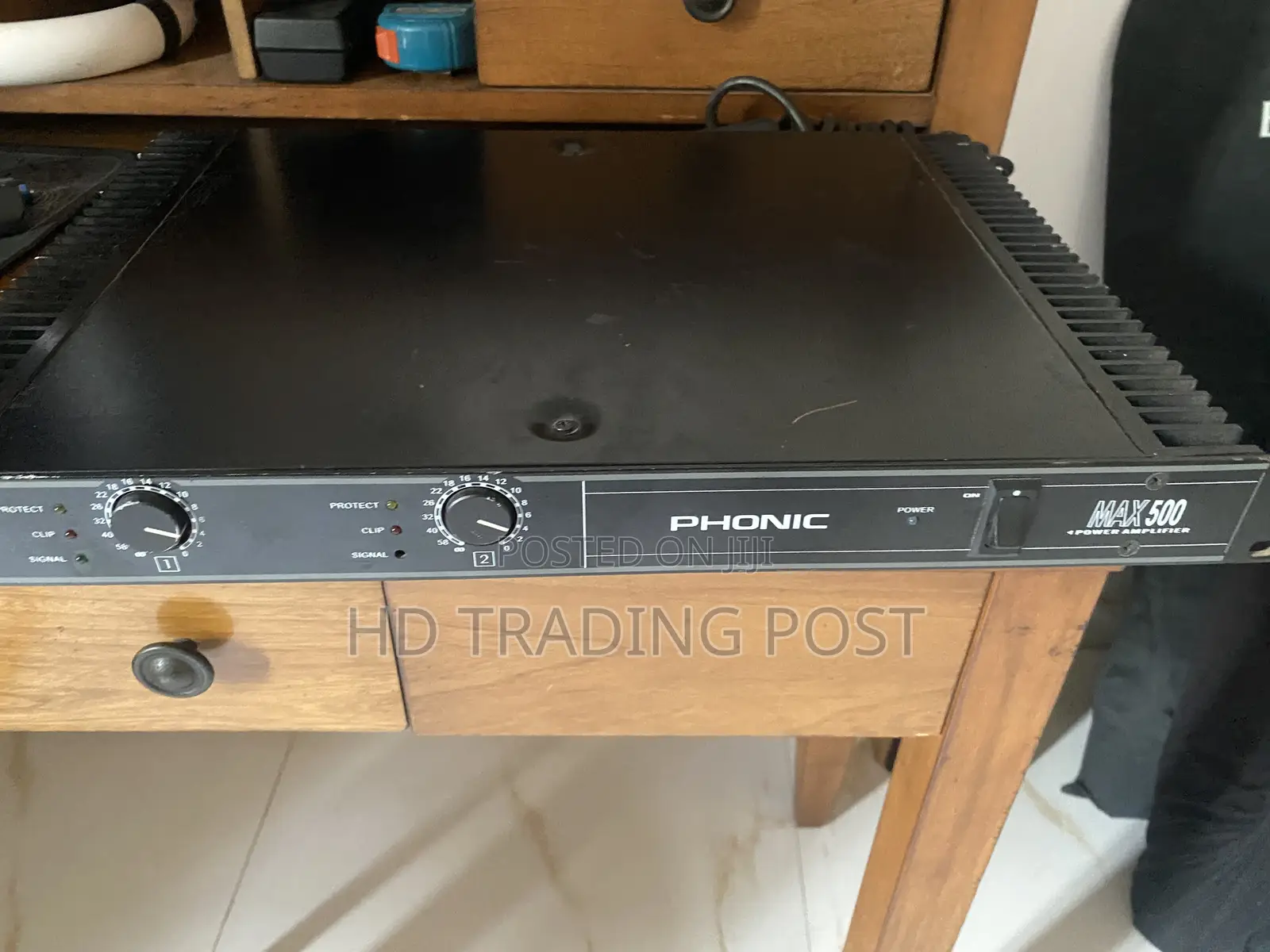 Phonic Max 500 Power Amplifier.