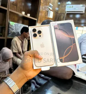 New Apple iPhone 16 Pro Max 256 GB Gold