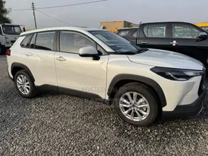New Toyota Corolla Hybrid LE 2025 White