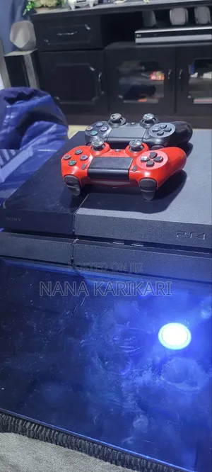 Play Station 4