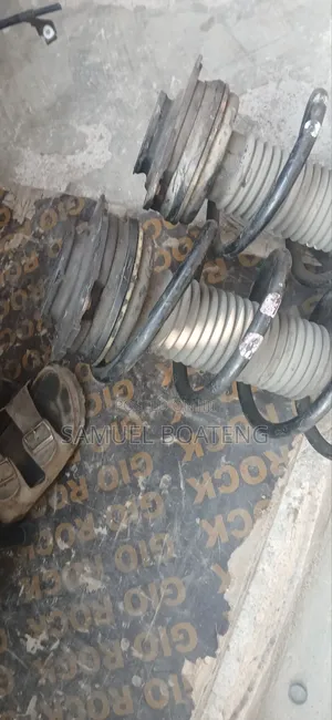Nissan Rogue 2005 to 2012 2013 Front Shocks