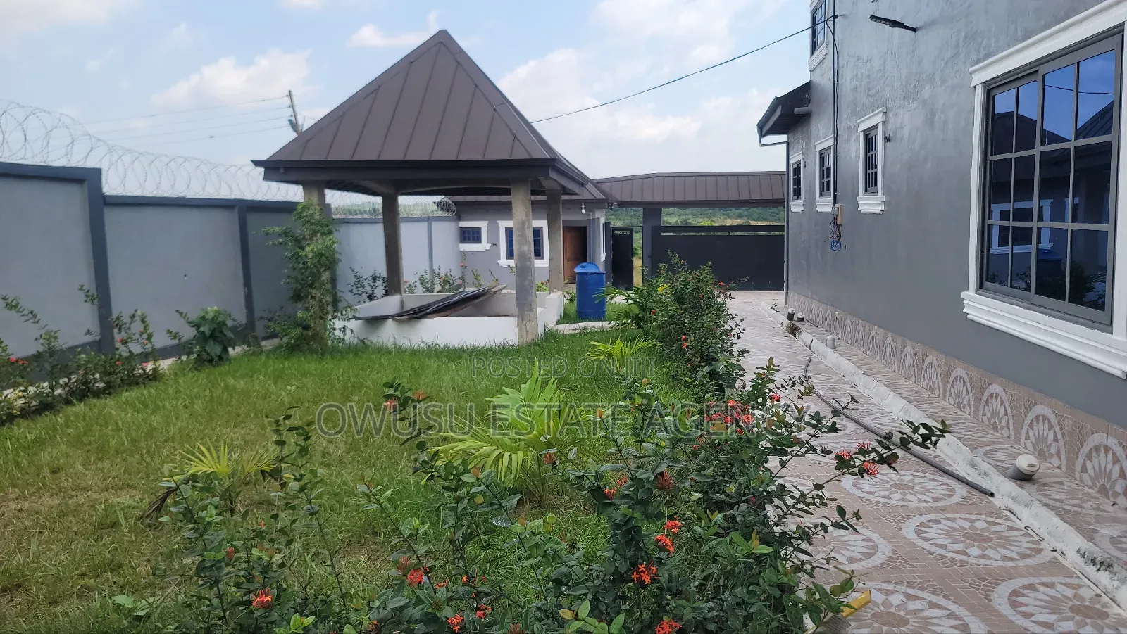 5bdrm House in Apaaso, Kumasi Metropolitan for sale