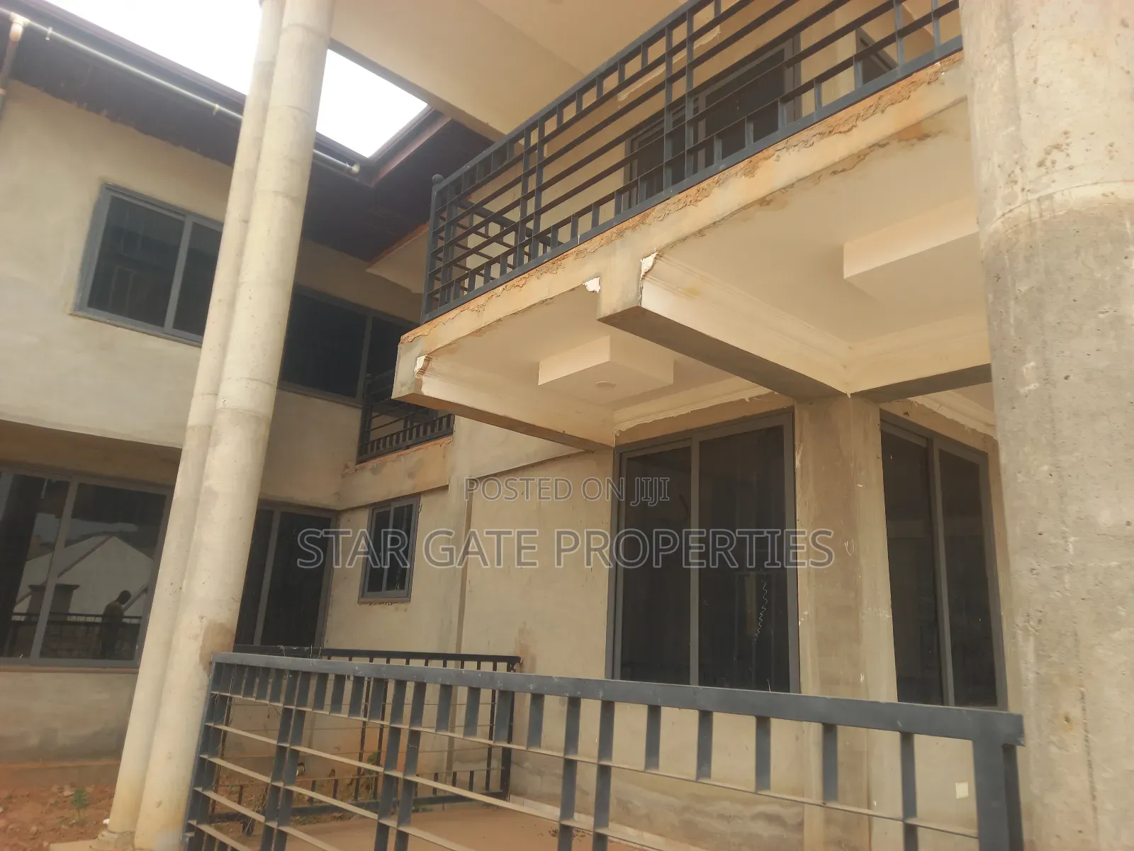 6bdrm House in Atwima Techiman,, Kumasi Metropolitan for sale