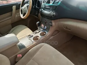 Toyota Highlander 2011 Orange