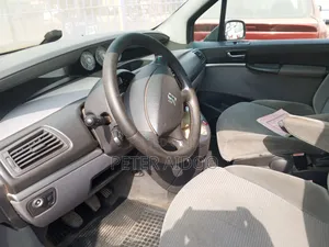 Peugeot 807 2019 Green