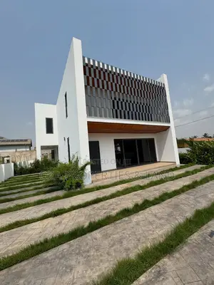 3bdrm House in Ashaley Botwe, Lake Side Estate for sale