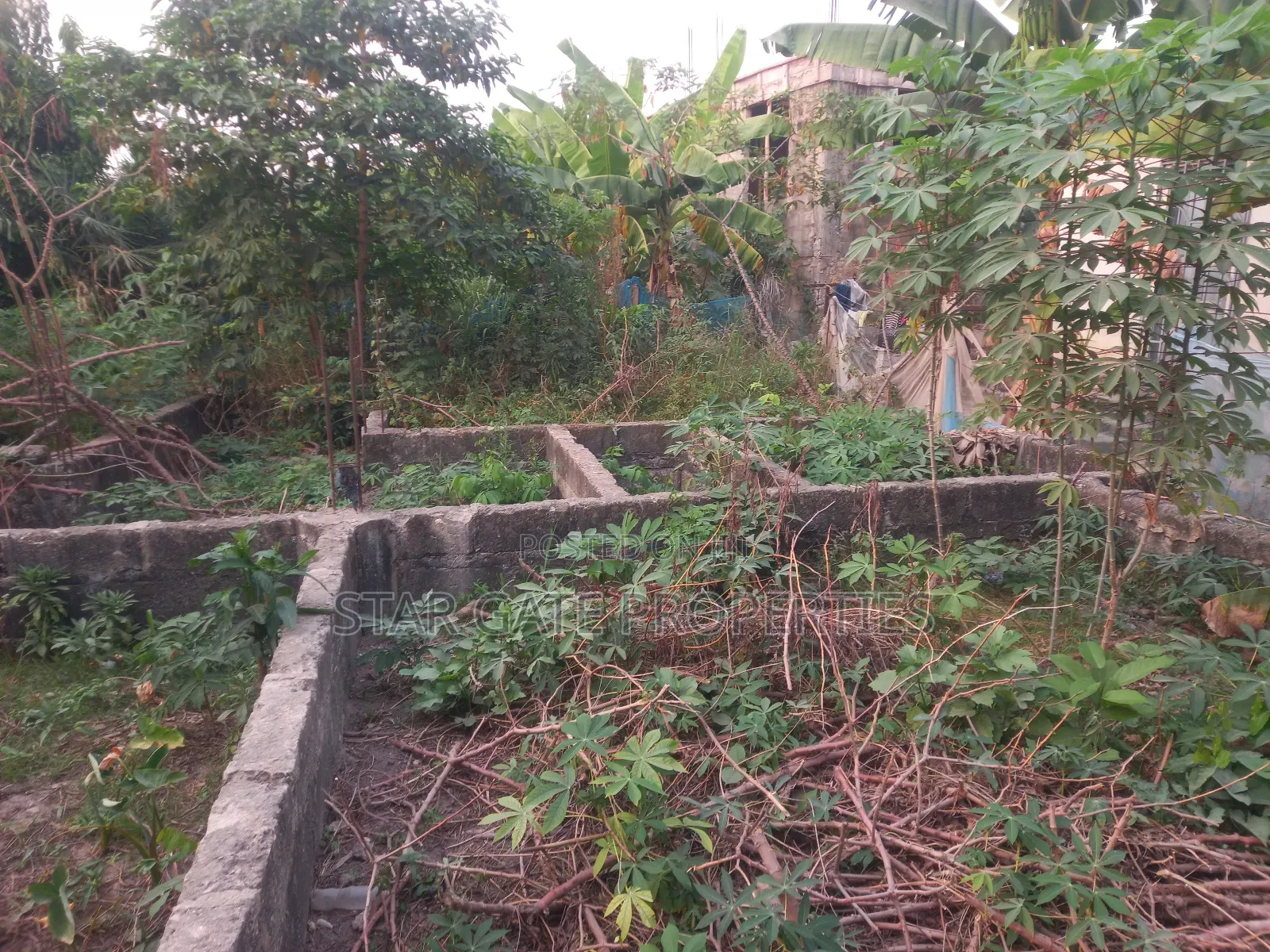 Half Plot for Sale at Mampongteng Korea. ( 4 Bedrooms Foundation (