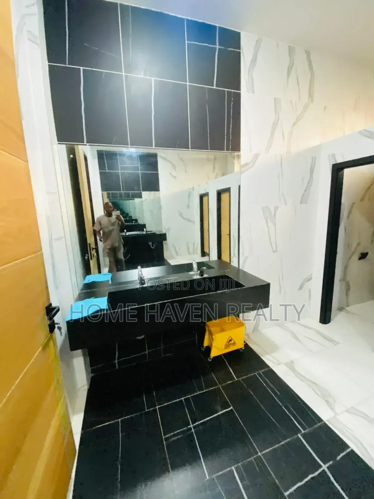 221 Square Meter Office Space for Rent at Abelemkpe