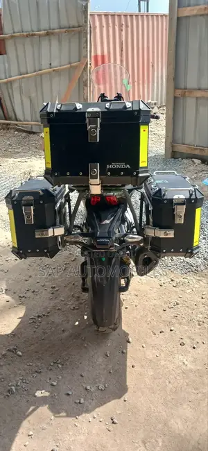 Honda CB 2020 Red