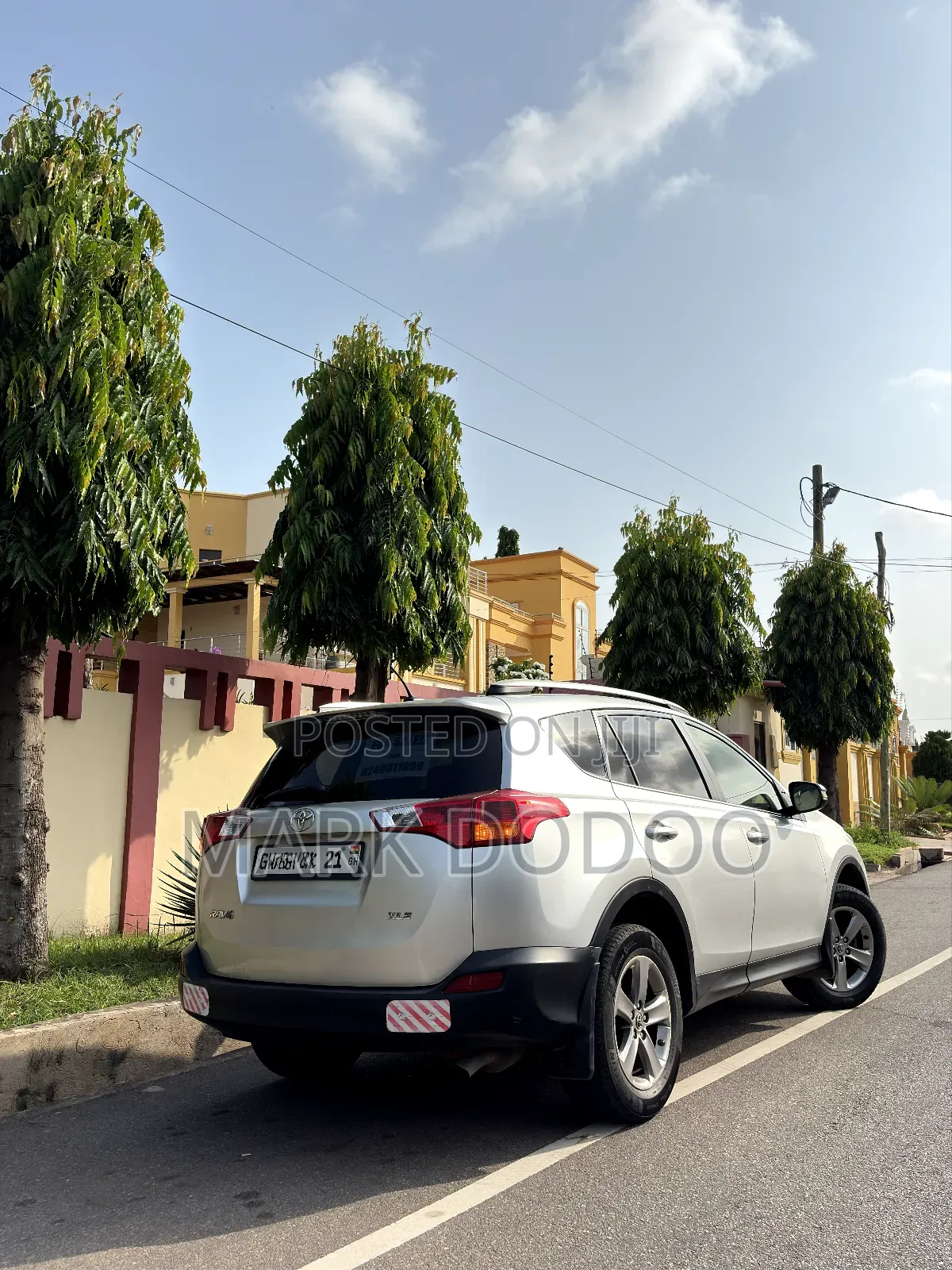 Toyota RAV4 XLE 4dr SUV (2.5L 4cyl 6A) 2015 Gray