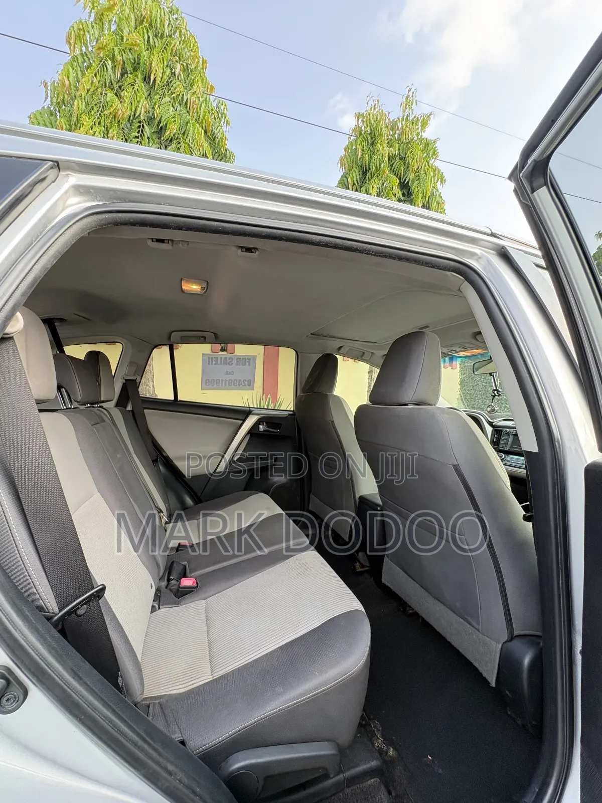 Toyota RAV4 XLE 4dr SUV (2.5L 4cyl 6A) 2015 Gray