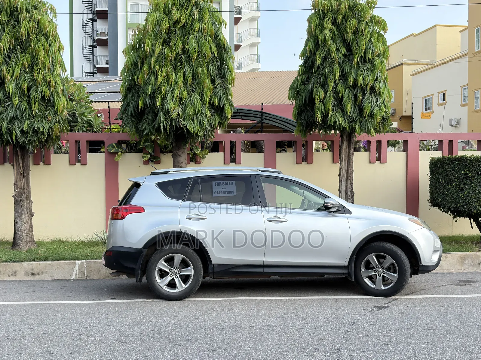Toyota RAV4 XLE 4dr SUV (2.5L 4cyl 6A) 2015 Gray