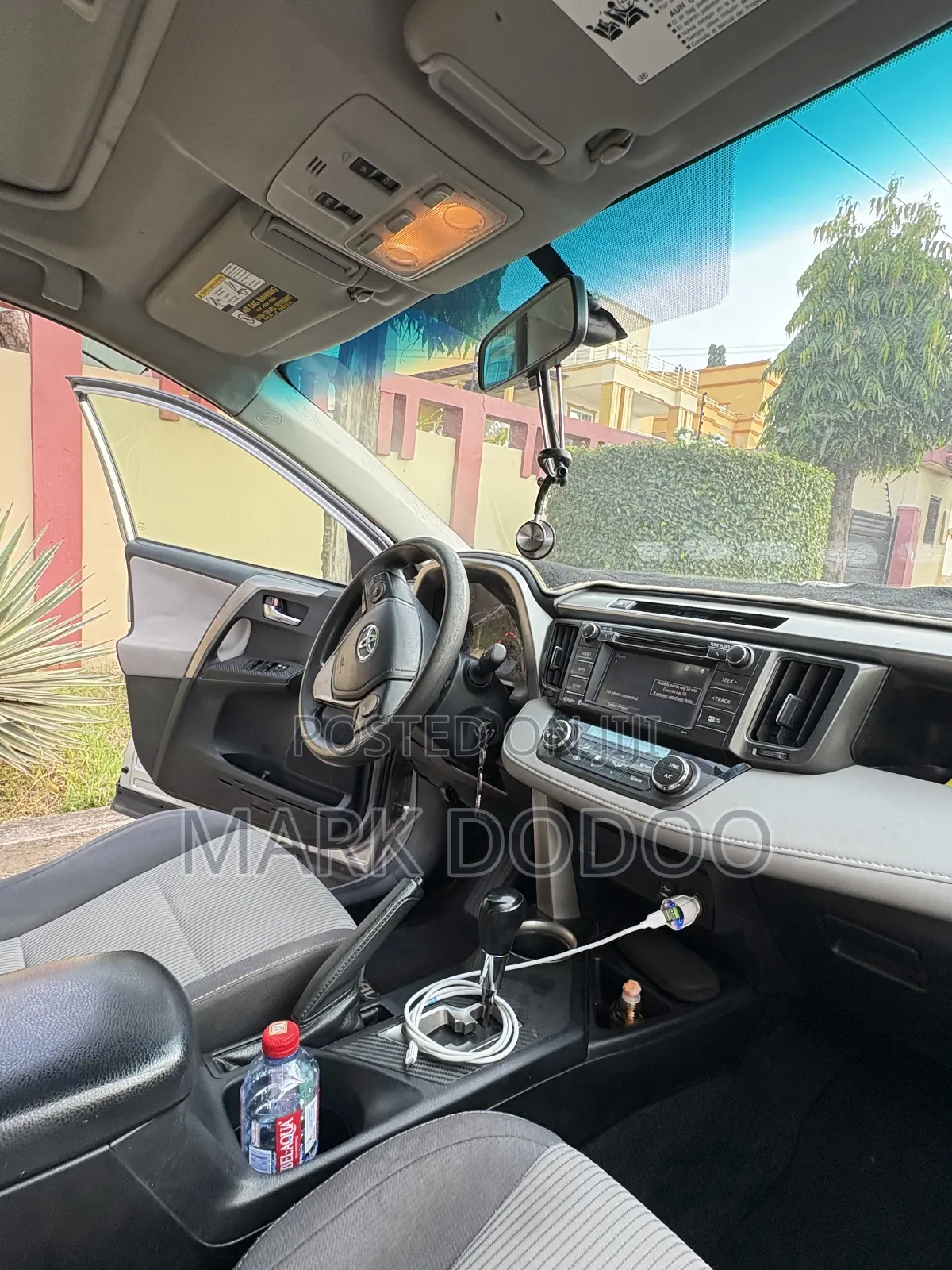 Toyota RAV4 XLE 4dr SUV (2.5L 4cyl 6A) 2015 Gray