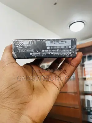New Samsung Galaxy S24 Ultra 256 GB