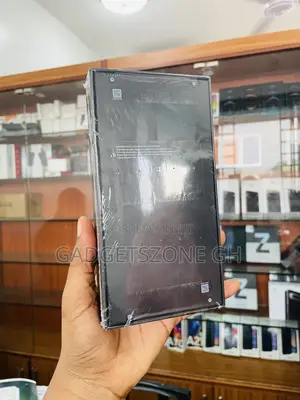 New Samsung Galaxy S24 Ultra 256 GB