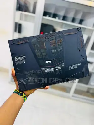 Laptop MSI GF65 Thin 10UE 32GB Intel Core i7 SSHD (Hybrid) 512GB