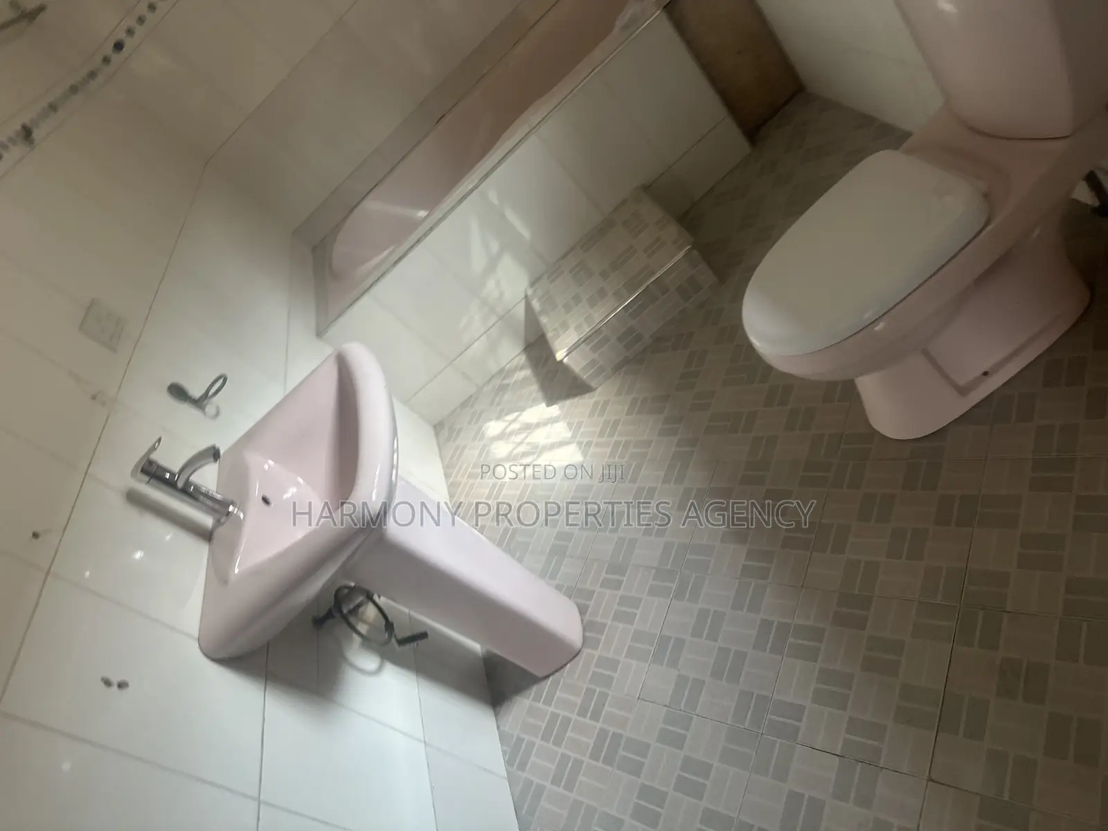 2bdrm Apartment in Harmony Properties, Lake Side Estate for rent