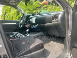 Toyota Hilux 2025 Gray