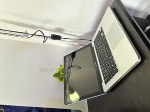 Laptop Apple MacBook 2012 8GB Intel Core I5 HDD 500GB