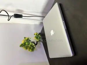 Laptop Apple MacBook 2012 8GB Intel Core I5 HDD 500GB