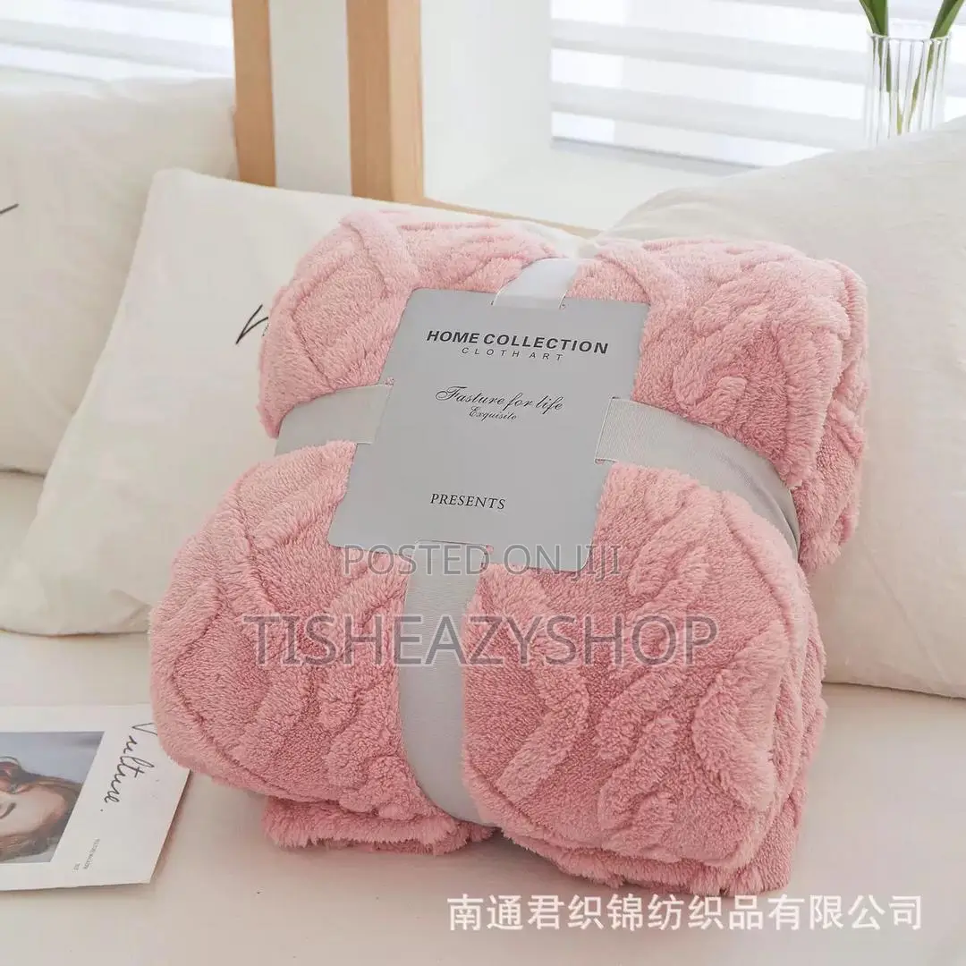 Fluffy Blanket (200*230cm)