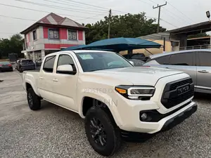 Toyota Tacoma 2024 White