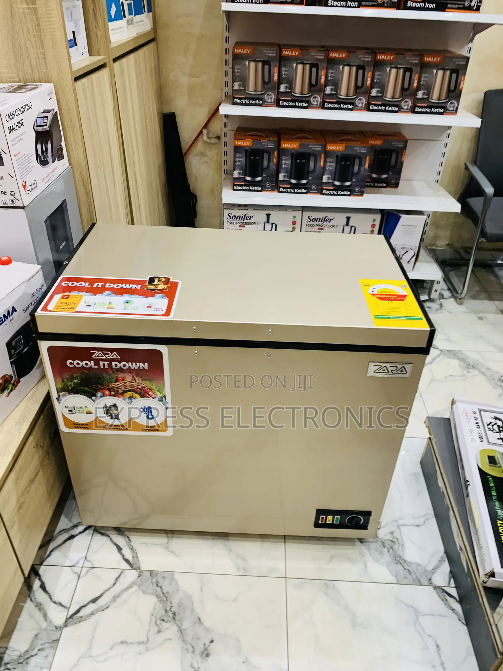 Ultra Modern Zara-300flg Zara Freezer 238ltr Net Gold Lock Key