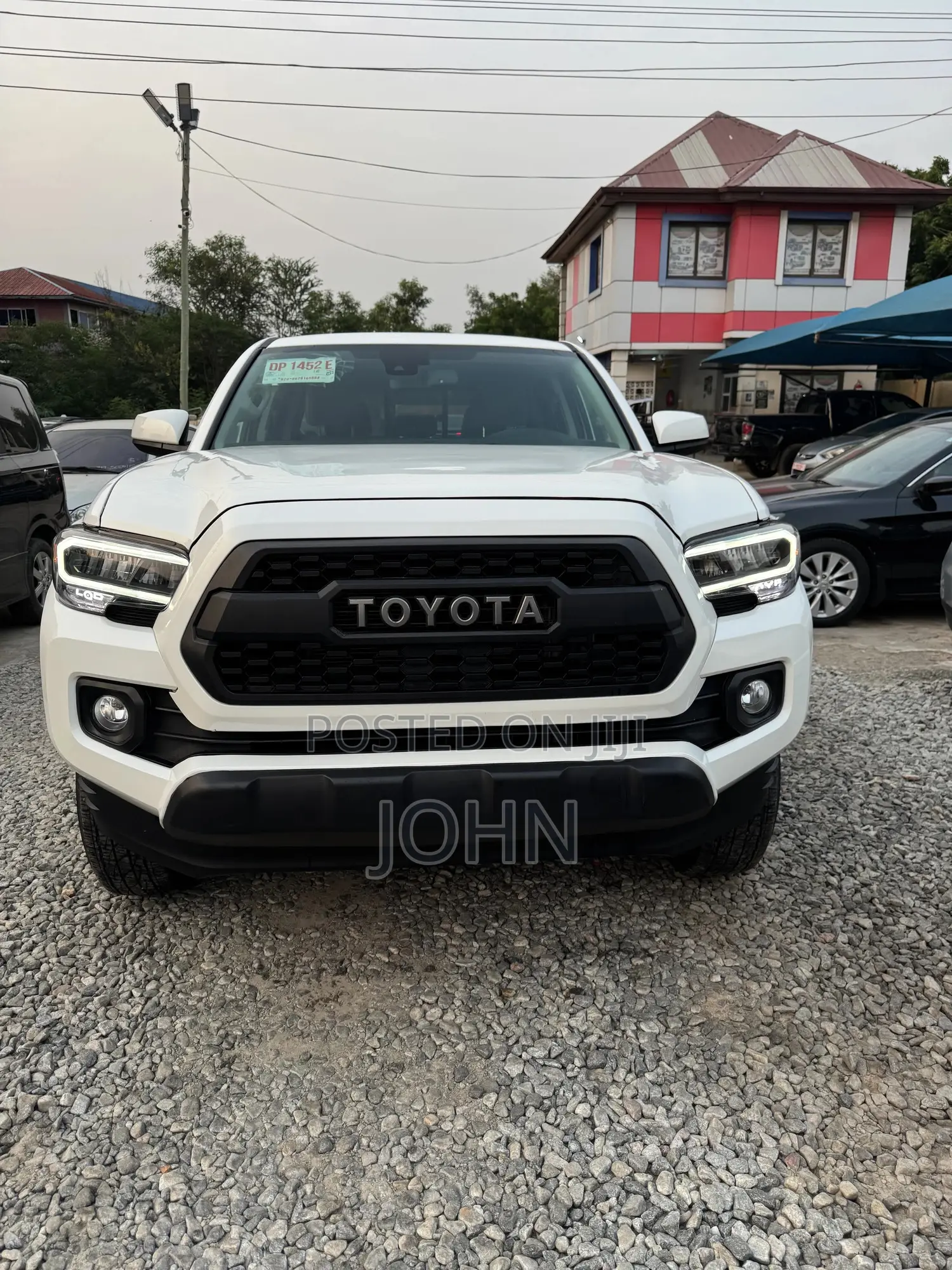 Toyota Tacoma 2024 White