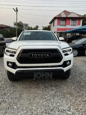 Toyota Tacoma 2024 White