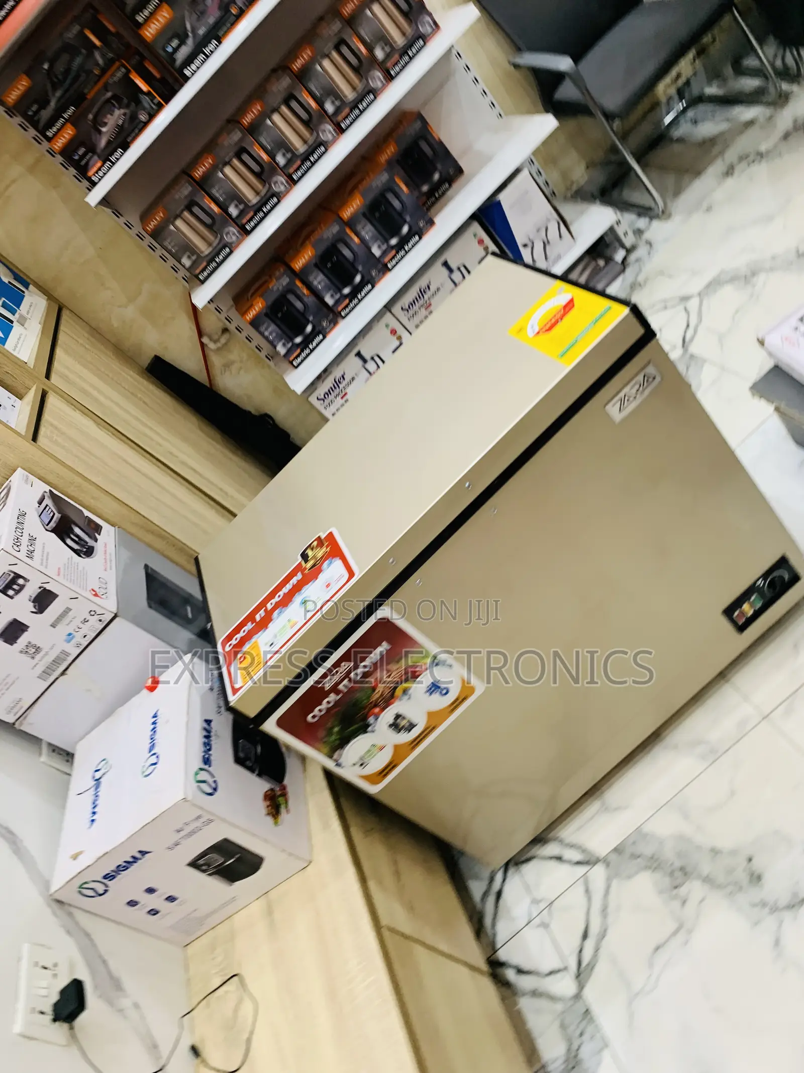 Hot  Deals on Zara-300flg Zara Freezer 238ltr Net Gold Lock Key