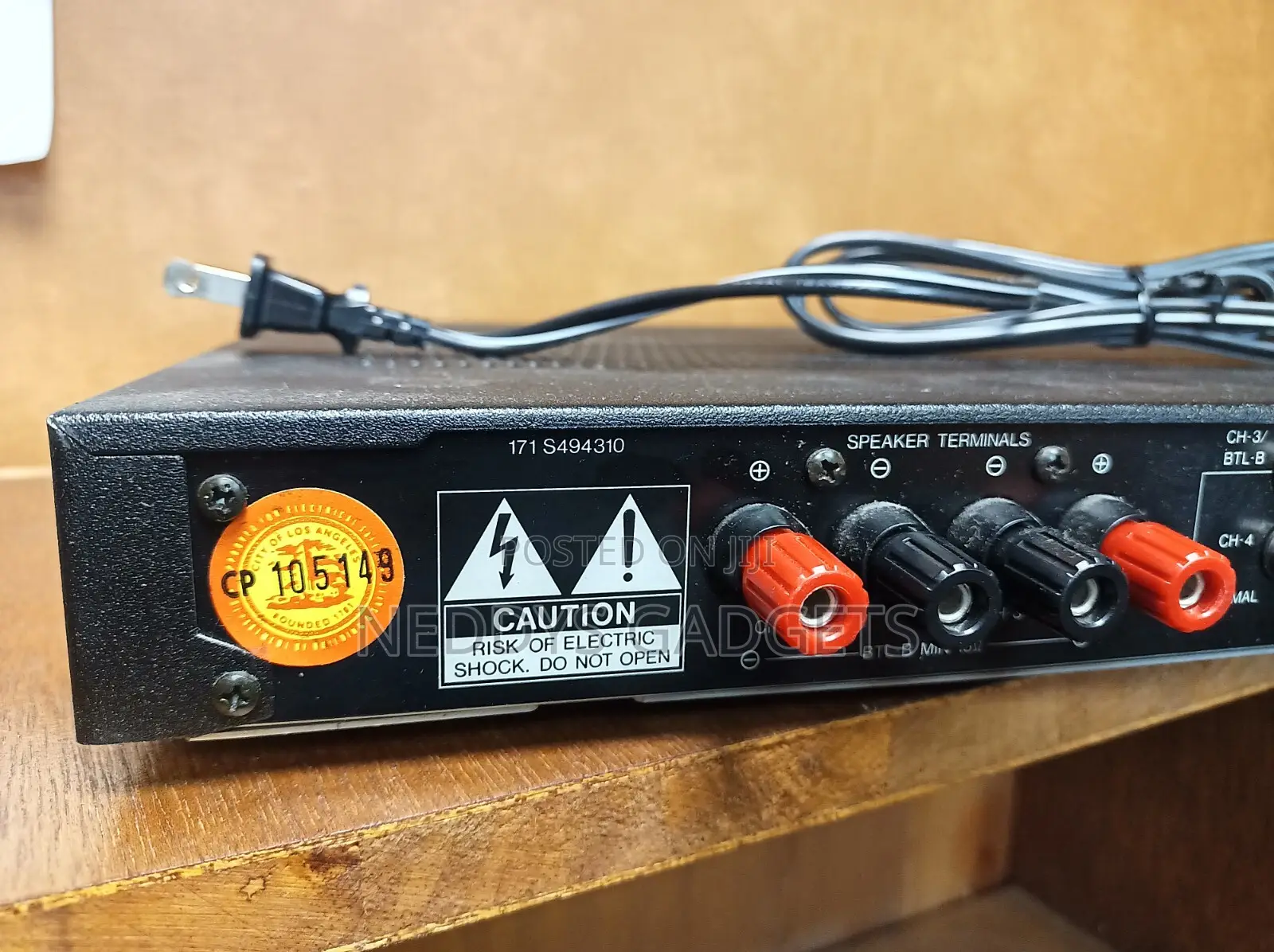 Luxman M-111 4-Channel Power Amplifier