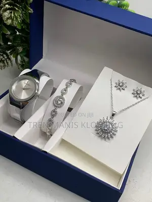 Beautiful Ladies Watch/Bracelet/Necklace/Earrings