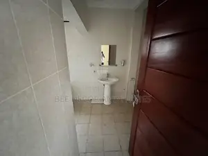 3bdrm Apartment in Bee Speed, West Legon for rent