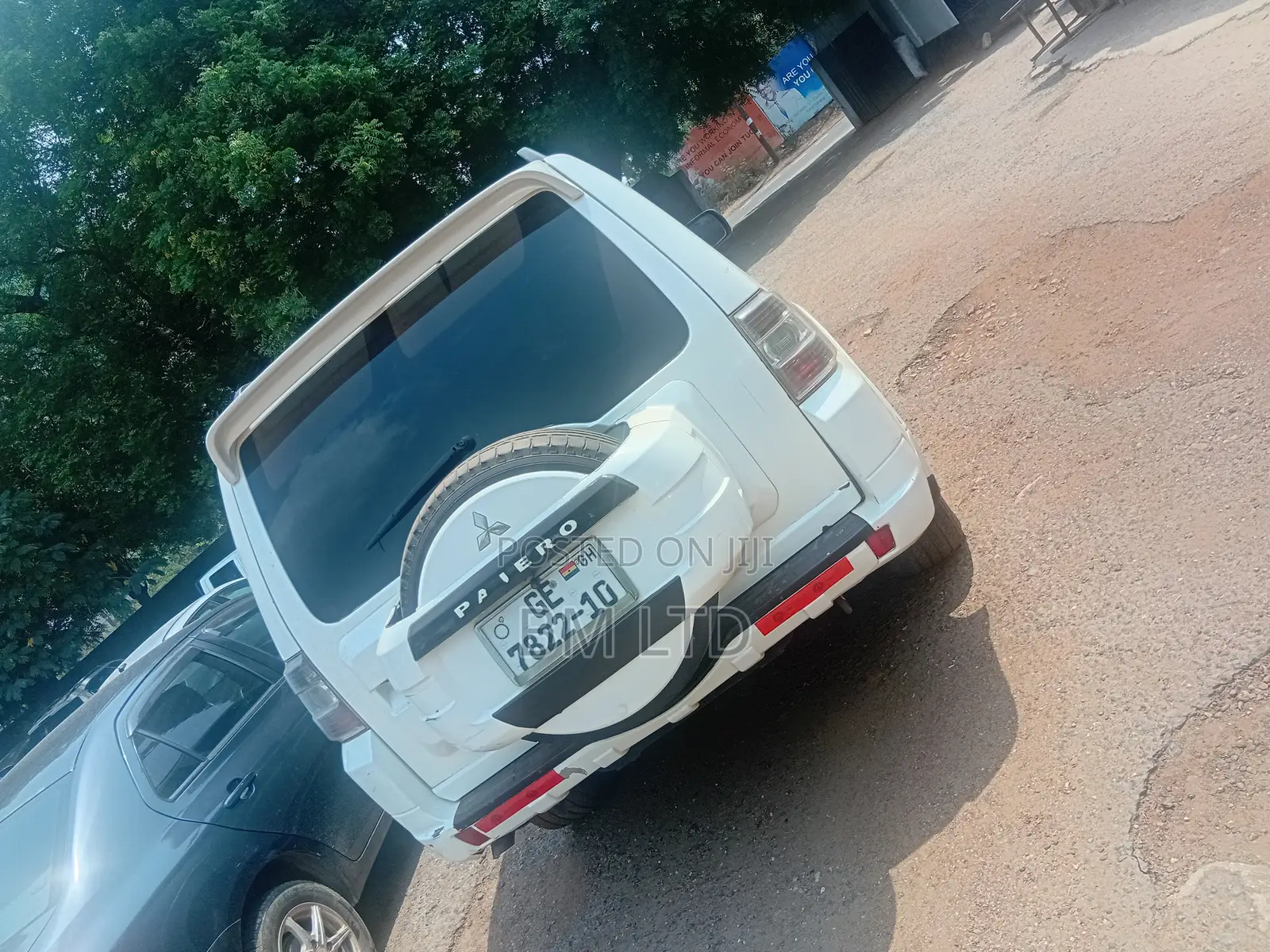 Mitsubishi Pajero 2010 White