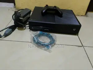 Xbox One(500gb)With 6 Games but No Controller