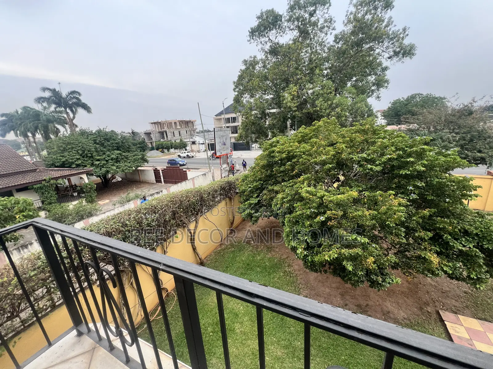 4bdrm Mansion in Bee Decor & Homes, West Legon for rent
