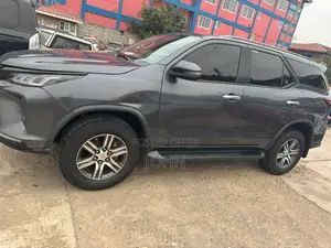 Toyota Fortuner 2.7 AWD 2021 Gray