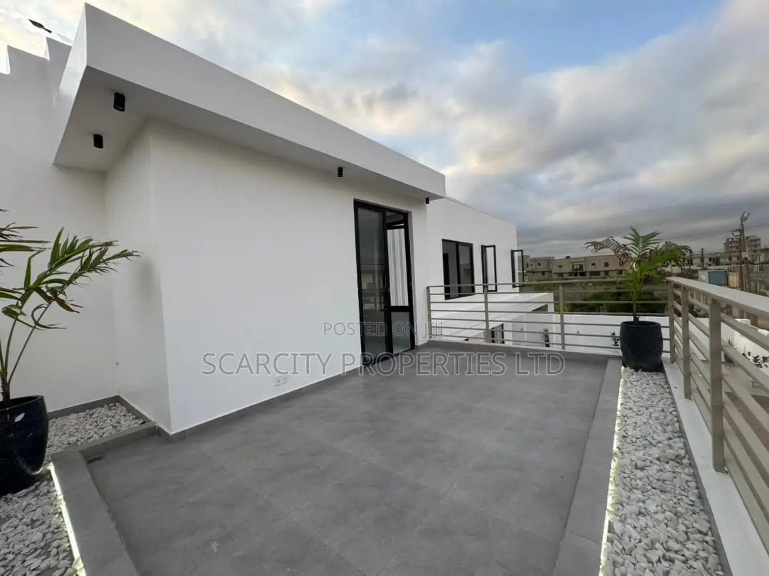 Furnished 4bdrm House in Nmai-Dzorn for sale
