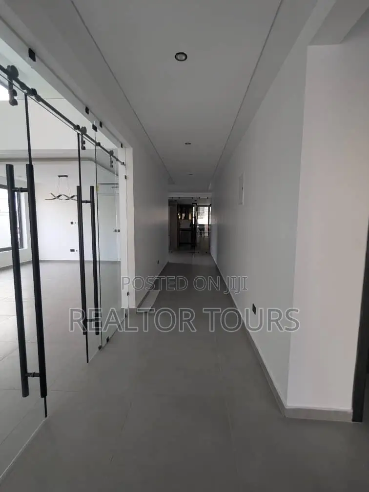 4bdrm Townhouse / Terrace in Cantonments for rent