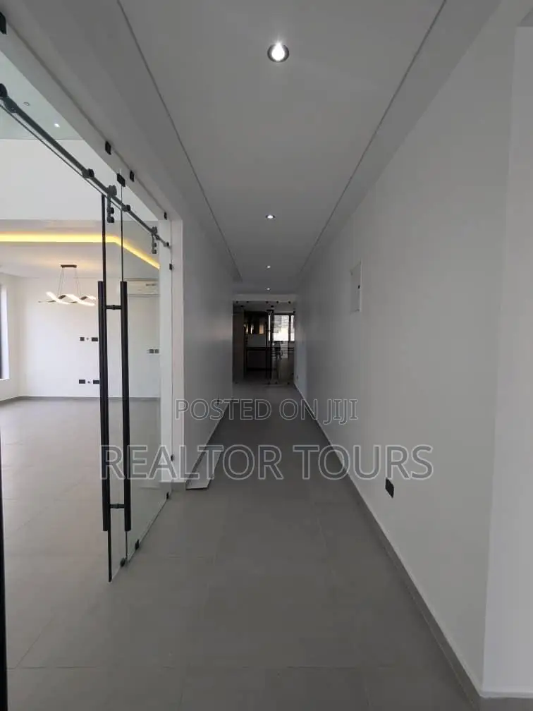 4bdrm Townhouse / Terrace in Cantonments for rent