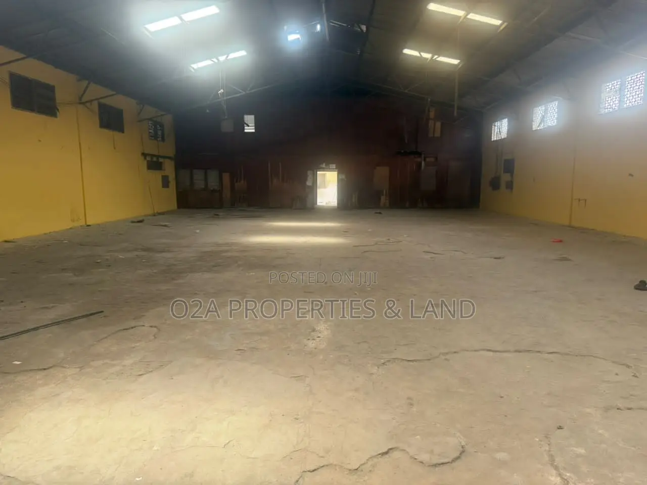 Executive Warehouse for Rent at Circle