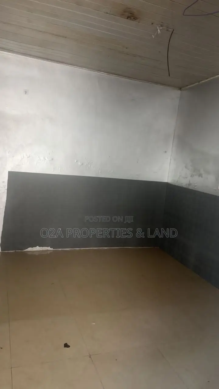 Executive Warehouse for Rent at Circle