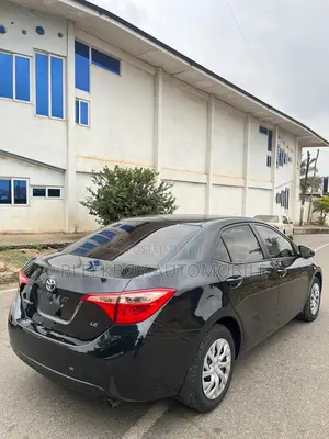 Toyota Corolla LE Eco (1.8L 4cyl 2A) 2018 Black