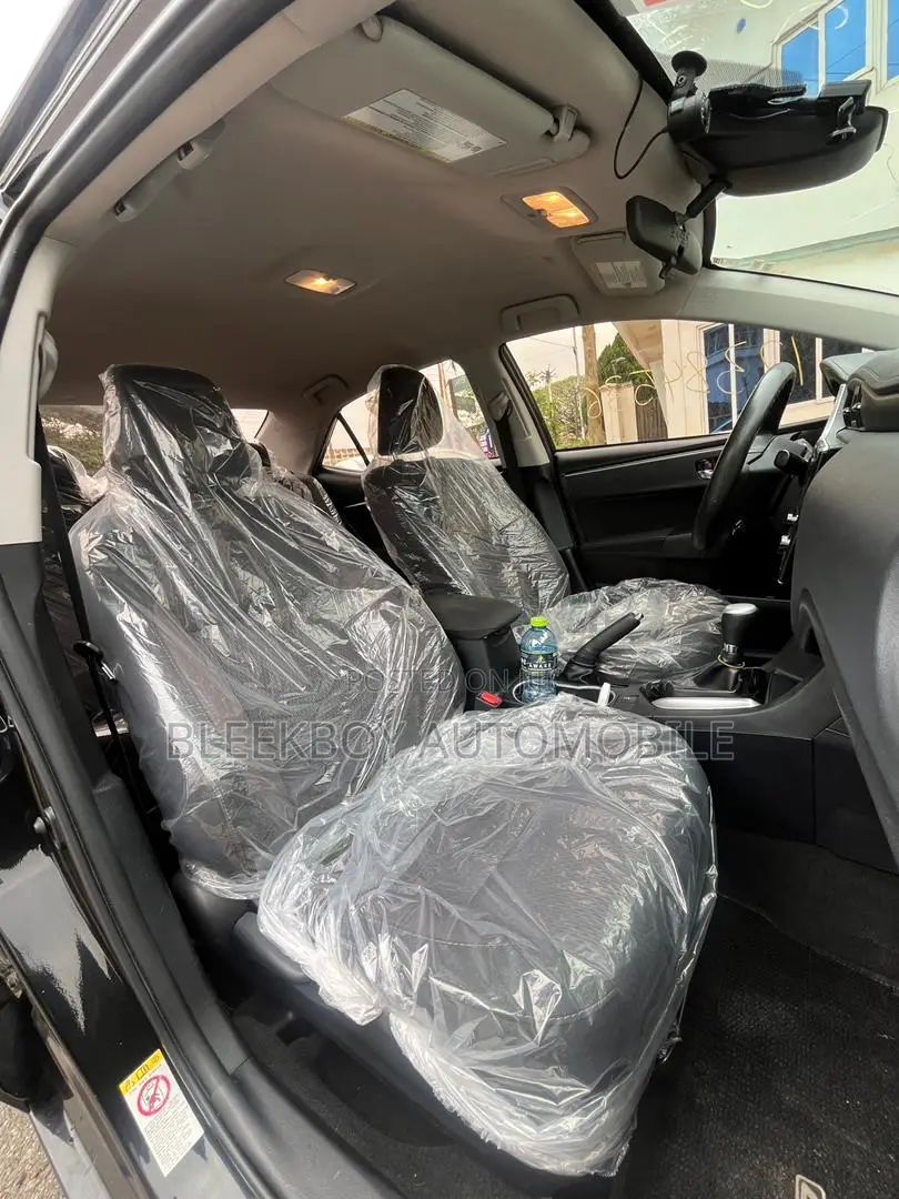 Toyota Corolla LE Eco (1.8L 4cyl 2A) 2018 Black