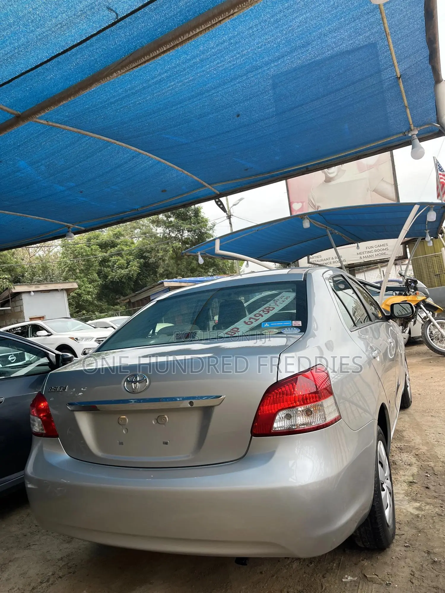 Toyota Belta 2010 Silver