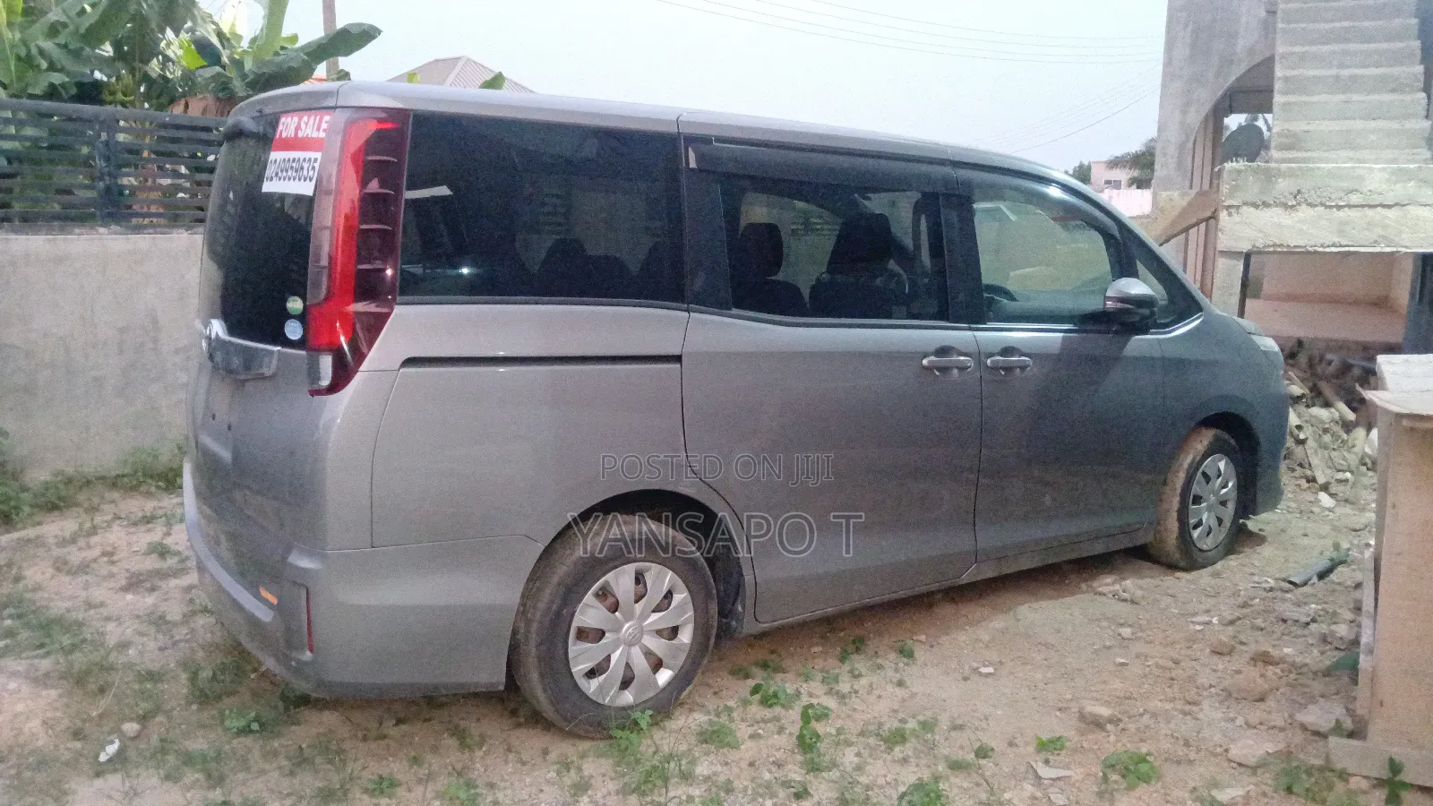 Toyota Voxy 2014 Grey