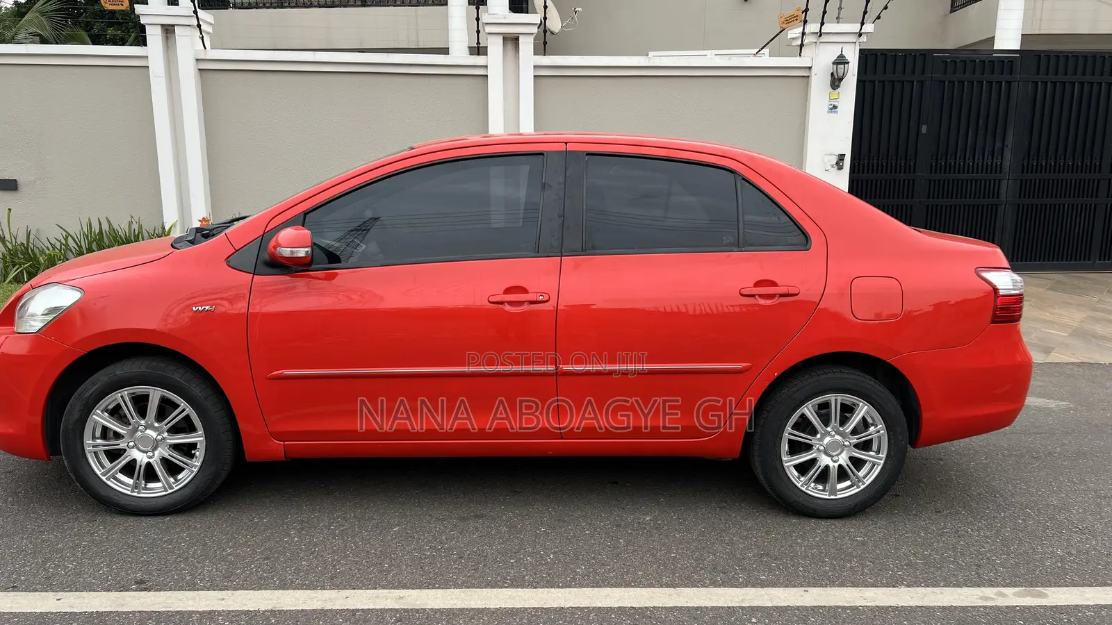 Toyota Belta 2010 Red