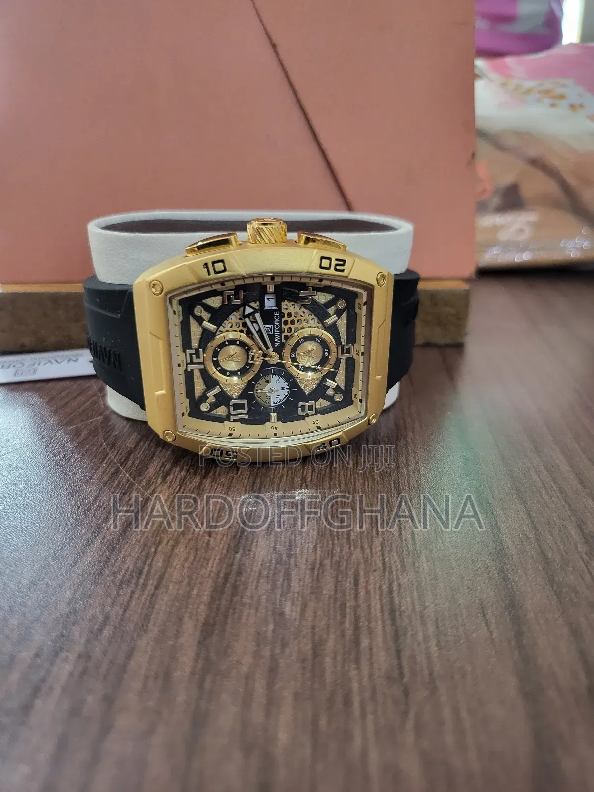 Naviforce Nf8052 Men's Chronograph Watch